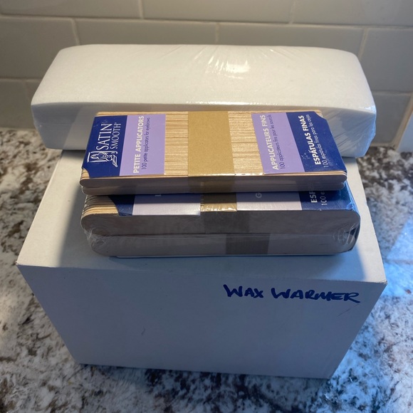 Satin Smooth Wax Warmer & Supplies - Picture 3 of 3